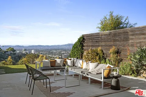 $3,750,000 | 3851 Beverly Ridge Drive, Sherman Oaks, CA 91423