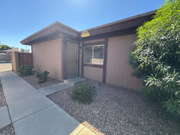$1,900 | 813 South Casitas Drive, Unit C, Tempe, AZ 85288