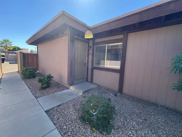 $1,900 | 813 South Casitas Drive, Unit C, Tempe, AZ 85288