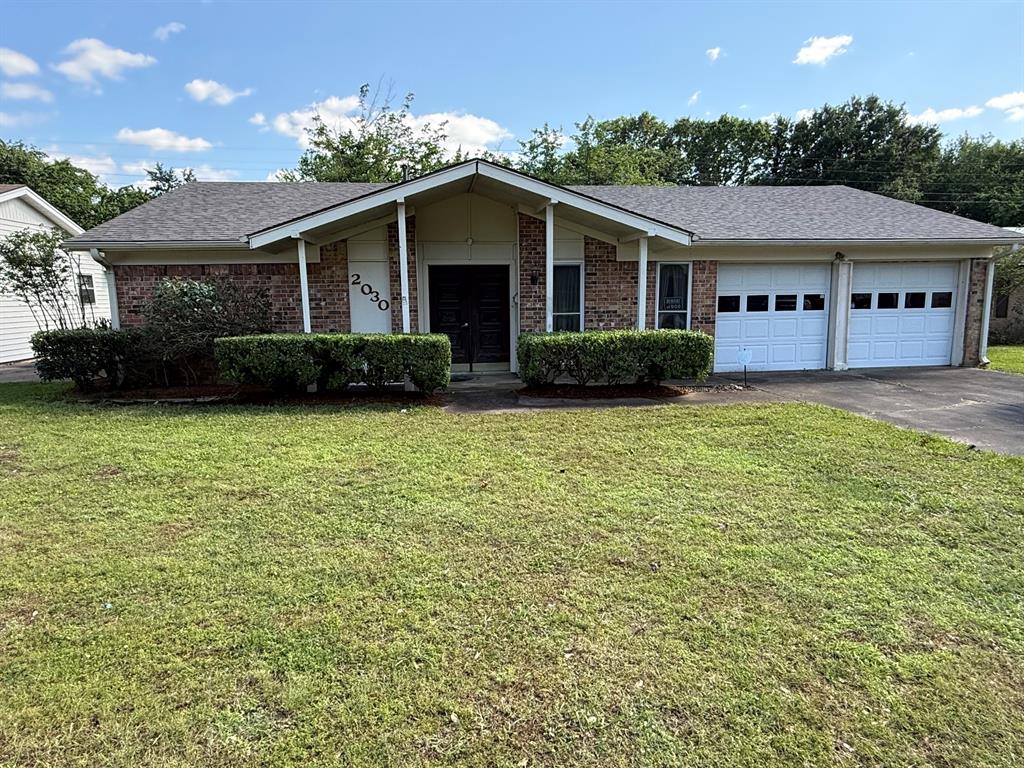 2030 Sycamore Street Paris, TX 75460 - Photo 1 of 6