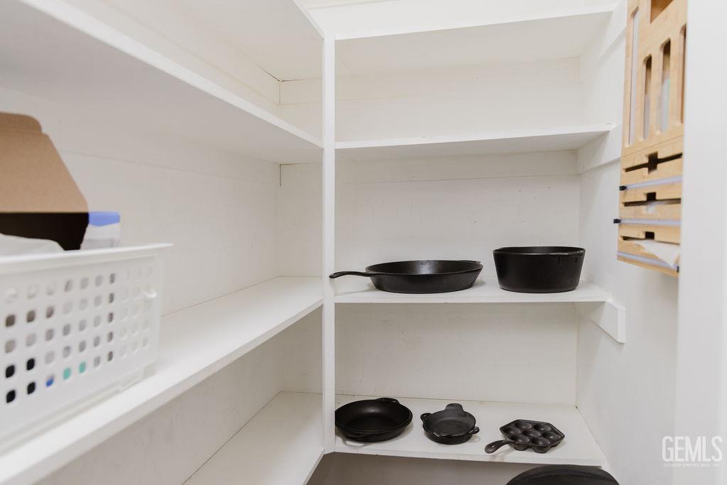 Undisclosed Address Bakersfield, CA 93308 - Photo 13 of 45 a close view of kitchen appliances