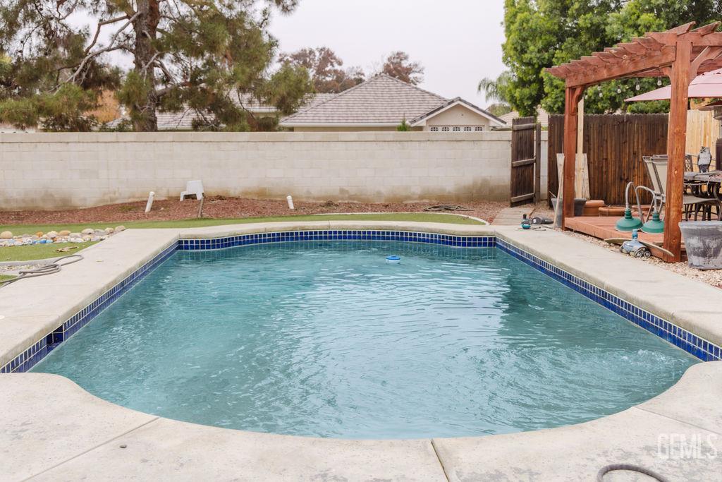 Undisclosed Address Bakersfield, CA 93308 - Photo 2 of 45