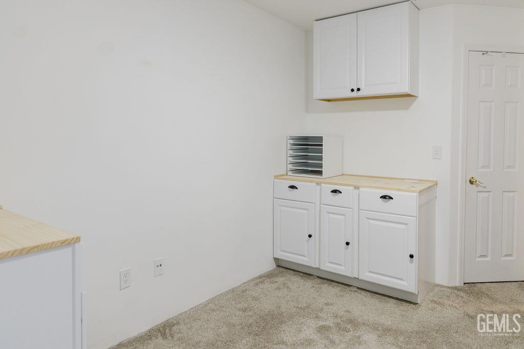 Undisclosed Address Bakersfield, CA 93308 - Photo 24 of 45 a view of an empty room