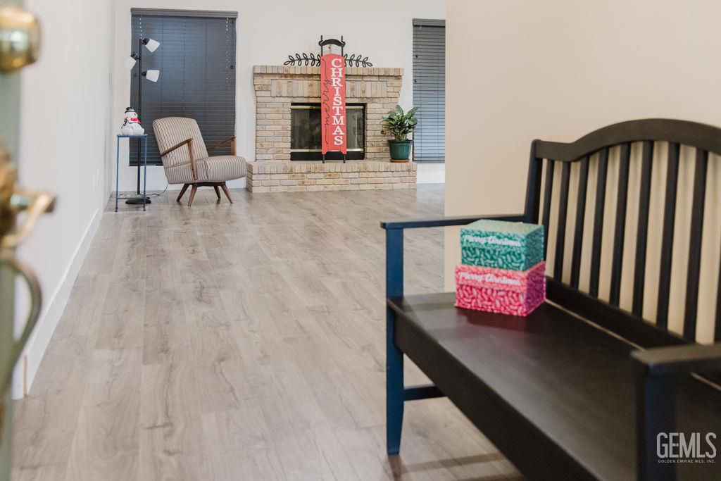 Undisclosed Address Bakersfield, CA 93308 - Photo 6 of 45 a living room with furniture