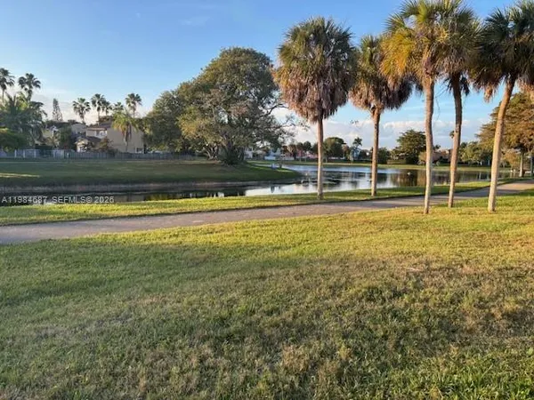 $3,000 | 10320 Southwest 154th Cir Court, Unit 8, Miami, FL 33196