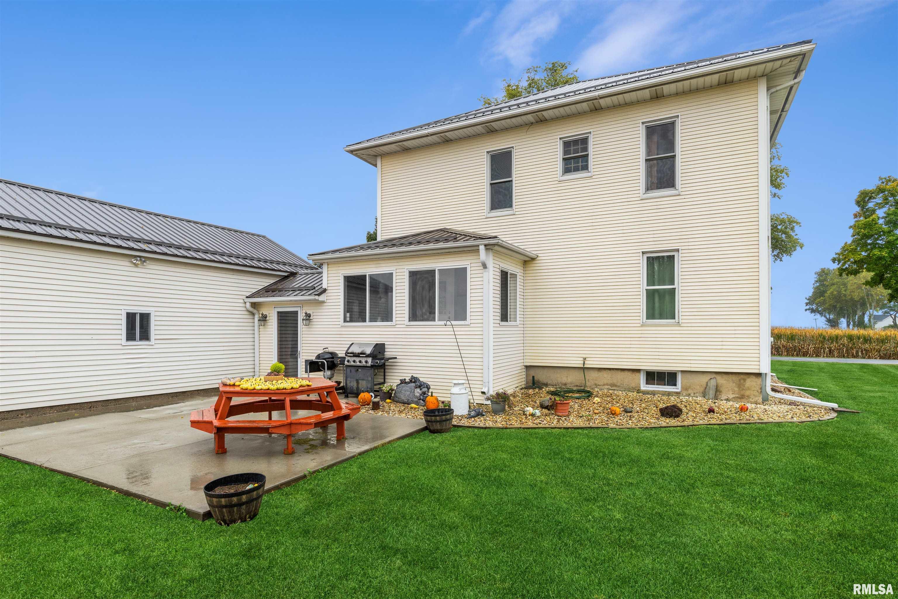14020 Hillside Road Morrison, IL 61270 - Photo 5 of 28