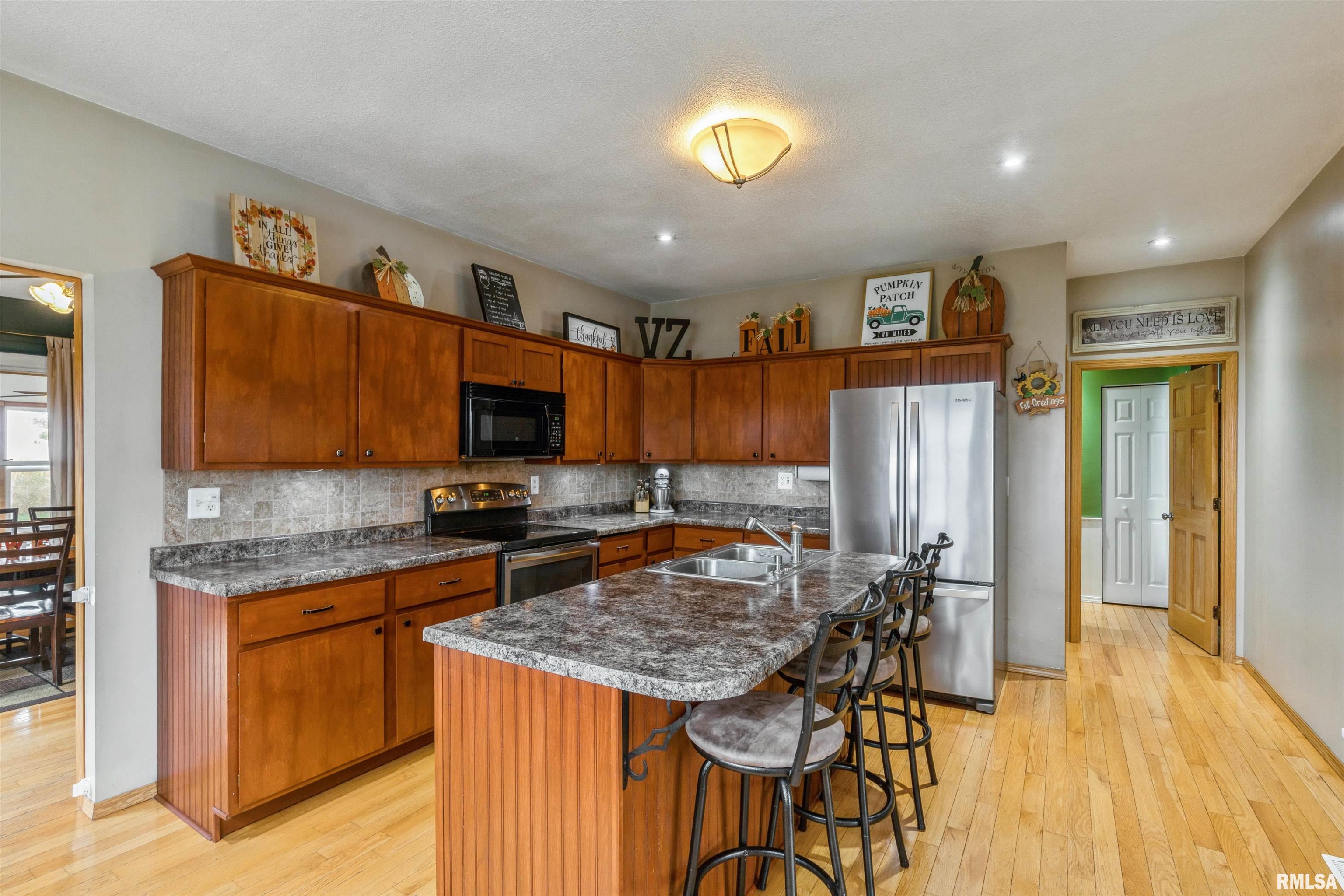 14020 Hillside Road Morrison, IL 61270 - Photo 7 of 28