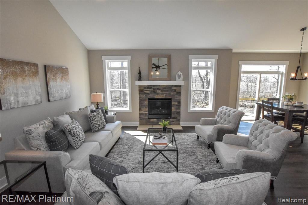 28 Timberleaf Drive Brighton, MI 48114 - Photo 3 of 32