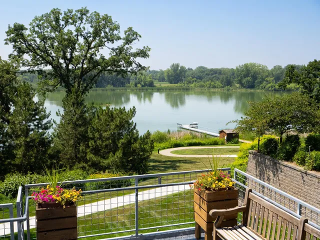 $379,000 | 1900 Rush Lake Trail, Unit 110, New Brighton, MN 55112