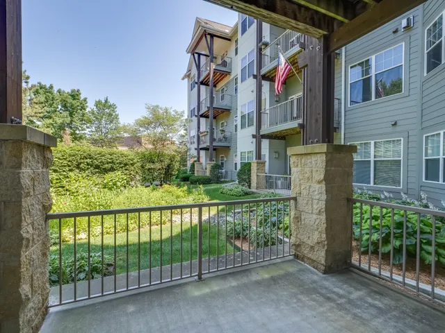 $379,000 | 1900 Rush Lake Trail, Unit 110, New Brighton, MN 55112