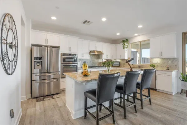 $1,450,000 | 1517 Leonis Place, Vista, CA 92083