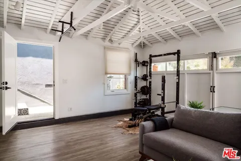 $1,799,000 | 2583 Canyon Drive, Los Angeles, CA 90068