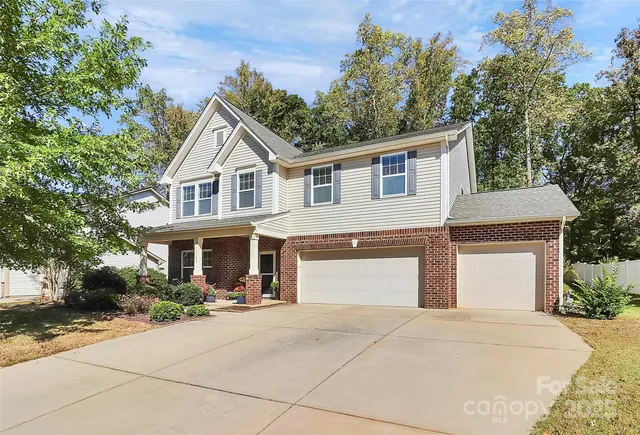 $570,000 | 3126 Gilroy Drive, Fort Mill, SC 29707