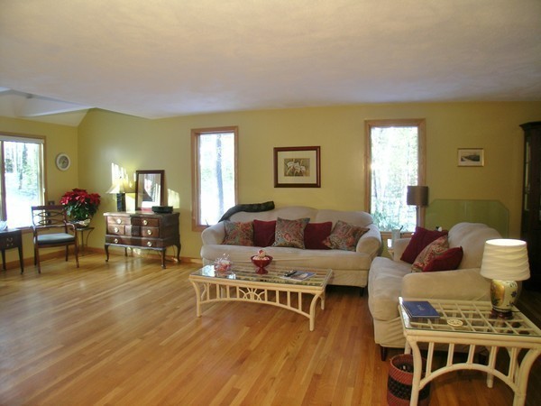 9 Paddock Road Tyngsborough, MA 01879 - Photo 3 of 21 Gallery Image 3