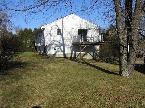 10 Dixfield Road Worcester, MA 01606 - Photo 2 of 13 Gallery Image 2