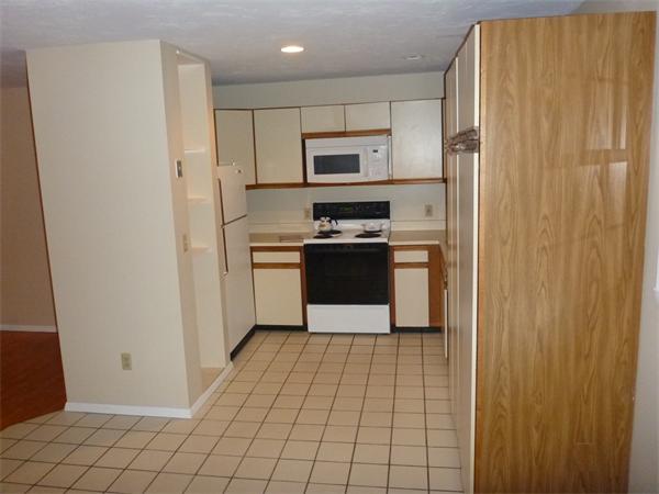 10 Dixfield Road Worcester, MA 01606 - Photo 9 of 13 Gallery Image 9