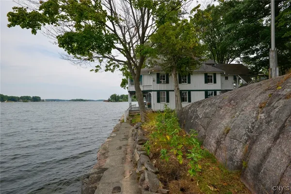 $689,000 | 6 Manhattan Island, Alexandria, NY 13607