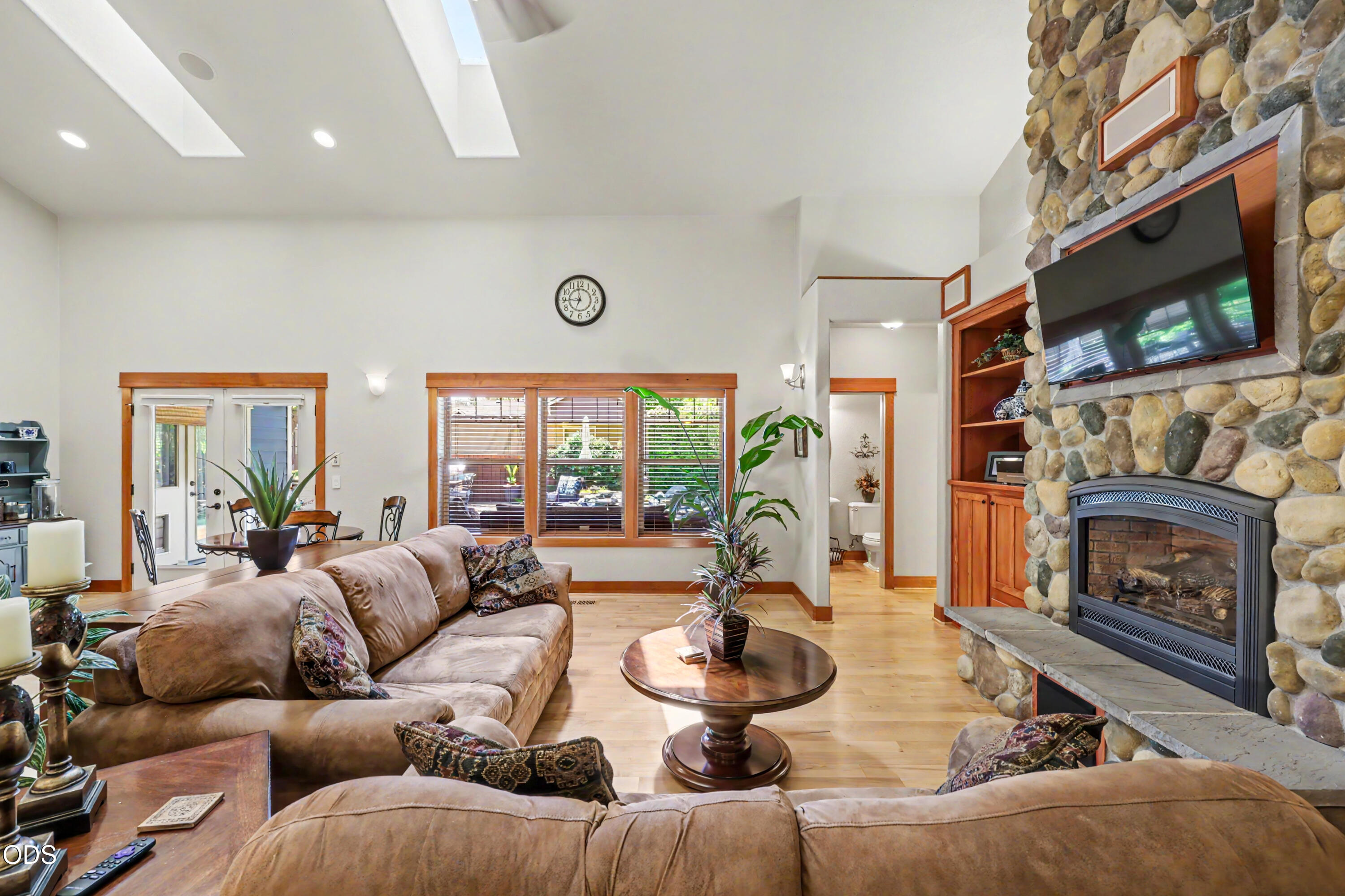 225 Echo Way Eagle Point, OR 97524 - Photo 10 of 63