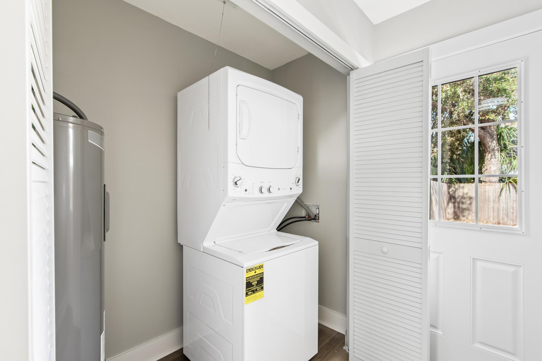 112 2nd Street St. Augustine, FL 32080 - Photo 17 of 49 a utility room with dryer and washer