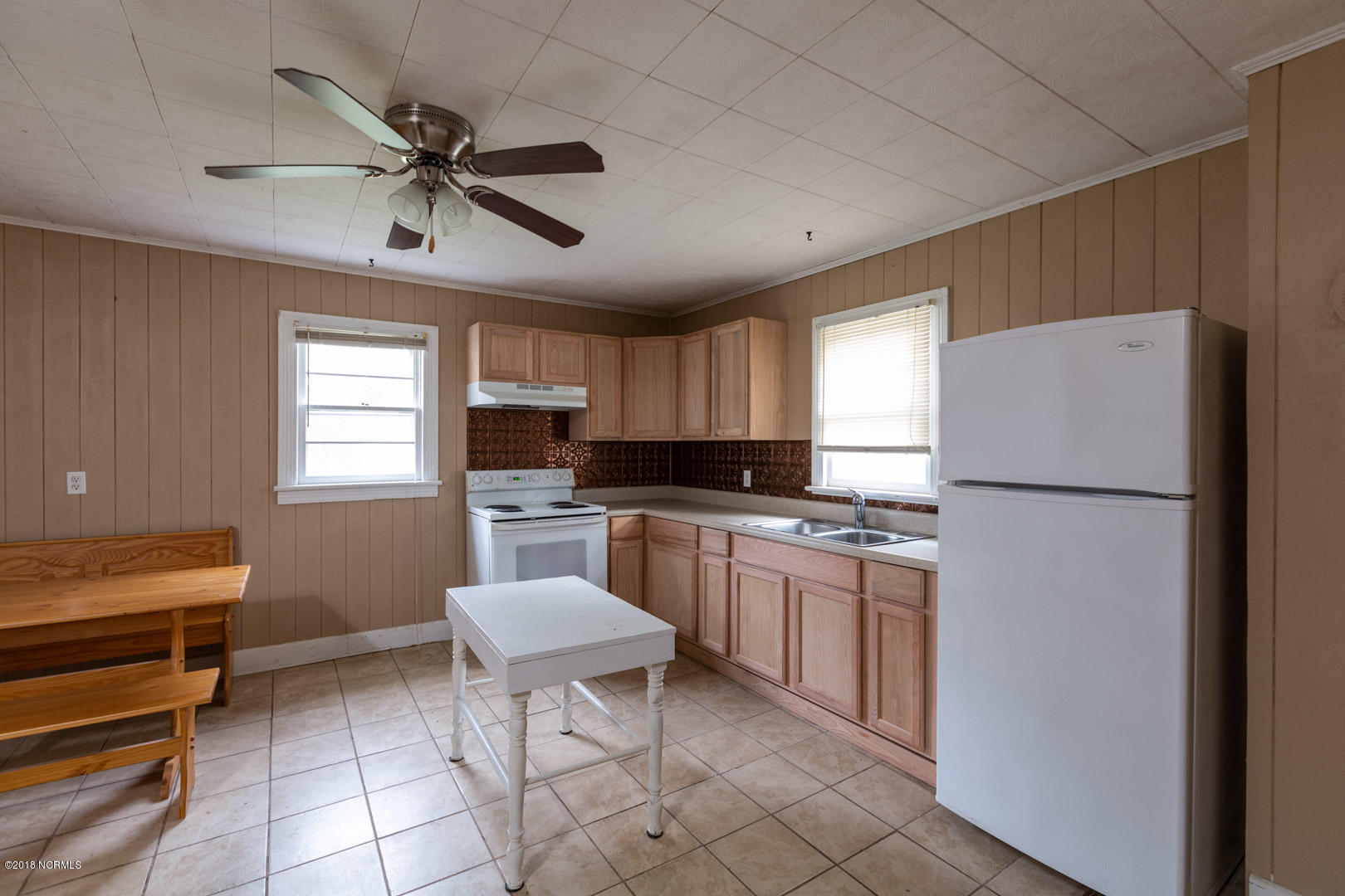 506 Raleigh Road Clinton, NC 28328 - Photo 8 of 23 506 Raleigh St Clinton NC-10
