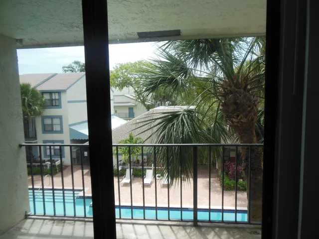 $1,495 | 708 Executive Center Drive, Unit 33, West Palm Beach, FL 33401