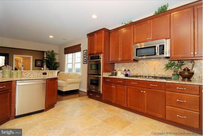 10244 Bethesda Church Road Damascus, MD 20872 - Photo 7 of 22 Kitchen