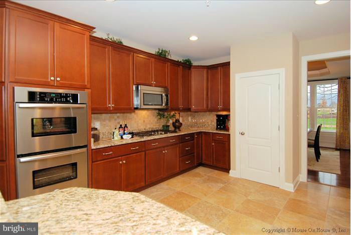 10244 Bethesda Church Road Damascus, MD 20872 - Photo 8 of 22 Kitchen