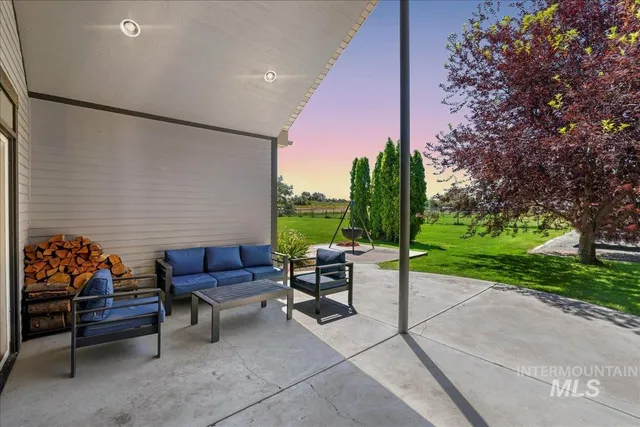 $889,500 | 4036 North 2250 East, Filer, ID 83328