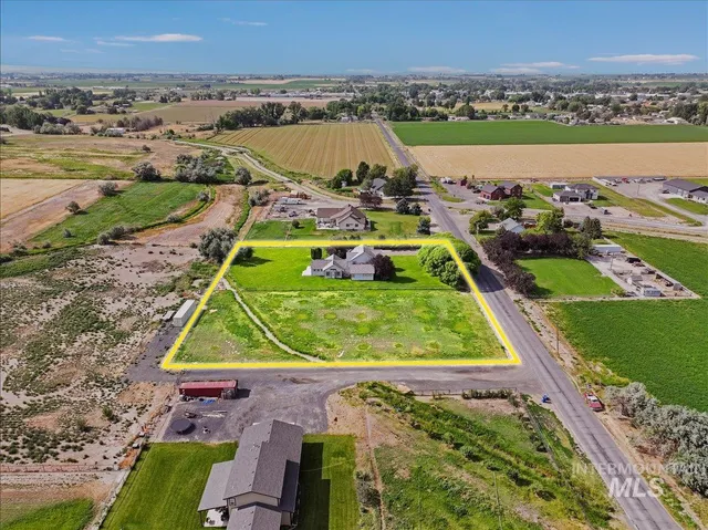 $889,500 | 4036 North 2250 East, Filer, ID 83328