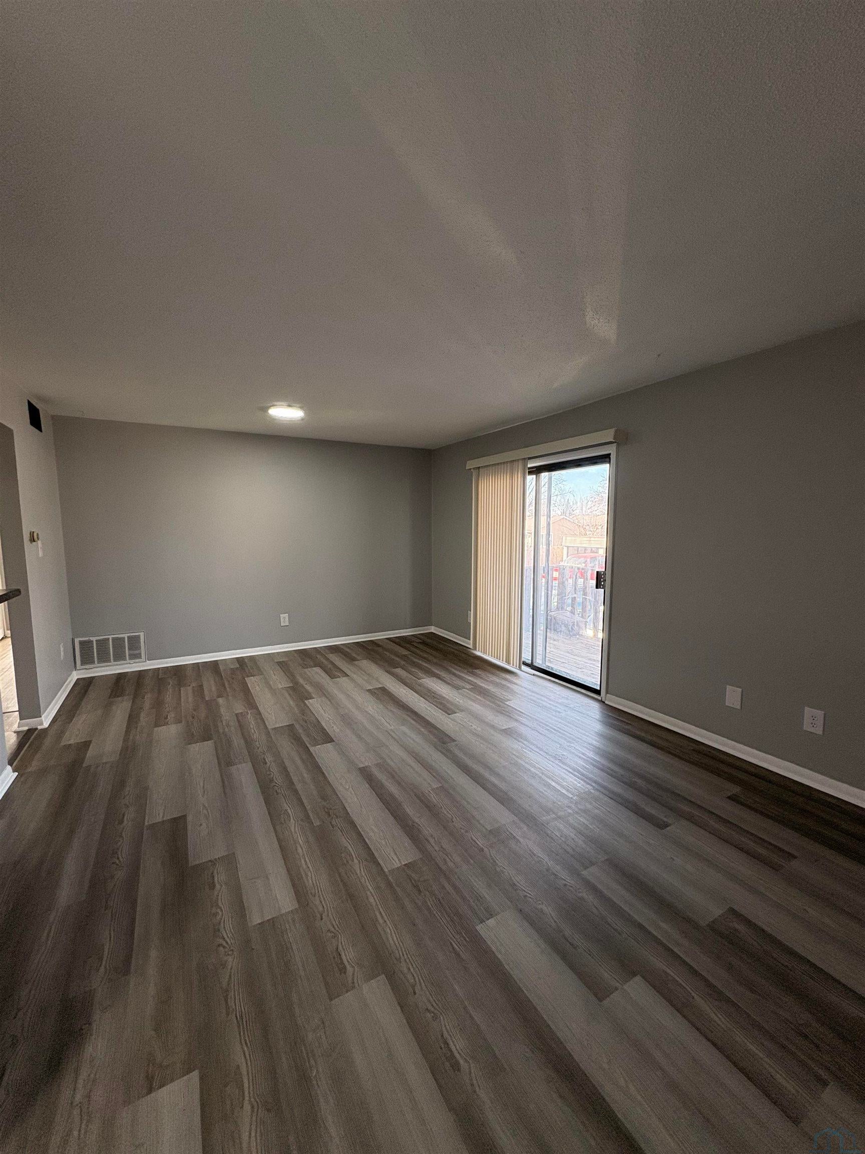 710 Geisinger Road, Unit 7 Storm Lake, IA 50588 - Photo 2 of 16 Gallery Image 2