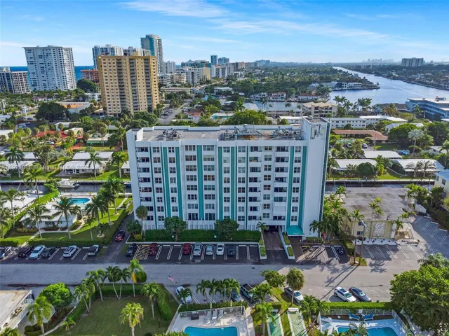 $374,900 | 3210 Southeast 10th Street, Unit 4D, Pompano Beach, FL 33062