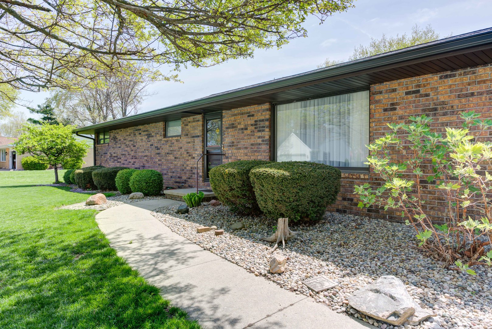 217 Eldorado Drive Tuscola, IL 61953 - Photo 3 of 26 a view of a backyard with table and chairs