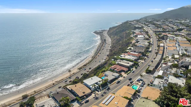 $1,295,000 | 18111 Coastline Drive, Unit 1, Malibu, CA 90265