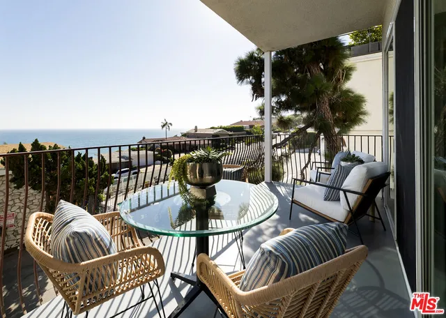$1,295,000 | 18111 Coastline Drive, Unit 1, Malibu, CA 90265
