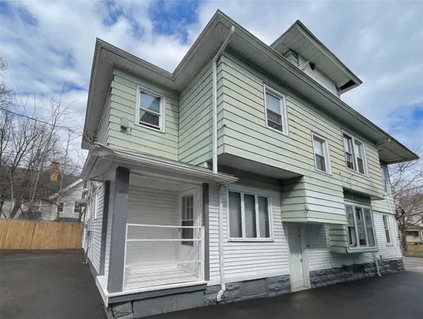 $1,095 | 1083 Dewey Avenue, Rochester, NY 14613