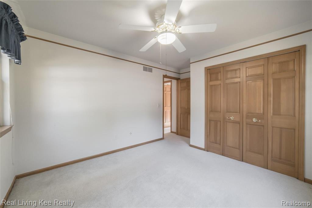 1242 Ruby Avenue Rochester Hills, MI 48309 - Photo 23 of 35