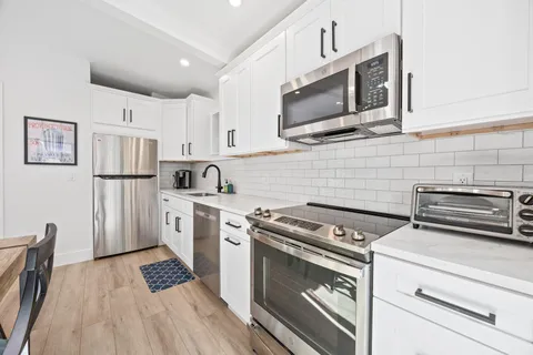 $1,200,000 | 167 Bradford Street, Unit B, Provincetown, MA 02657