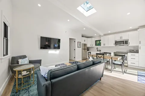 $1,200,000 | 167 Bradford Street, Unit B, Provincetown, MA 02657