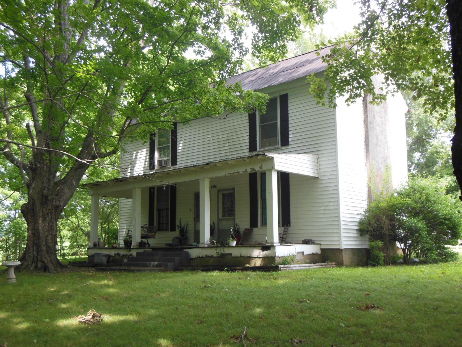5525 Minnis Road Springfield, TN 37172 - Photo 12 of 20 front view of a house with a yard