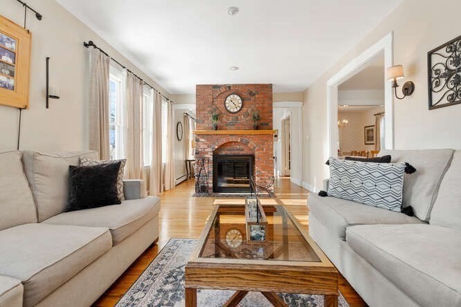 176 Bay State Road Melrose, MA 02176 - Photo 13 of 42