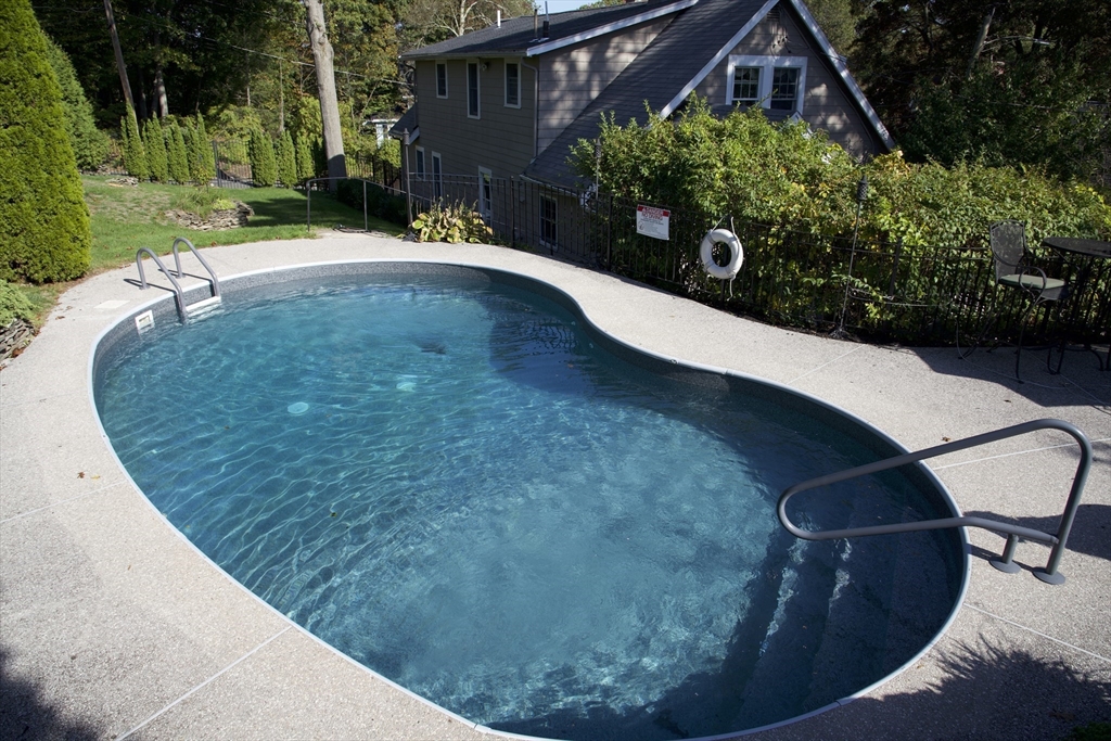 176 Bay State Road Melrose, MA 02176 - Photo 38 of 42