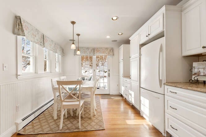 176 Bay State Road Melrose, MA 02176 - Photo 7 of 42