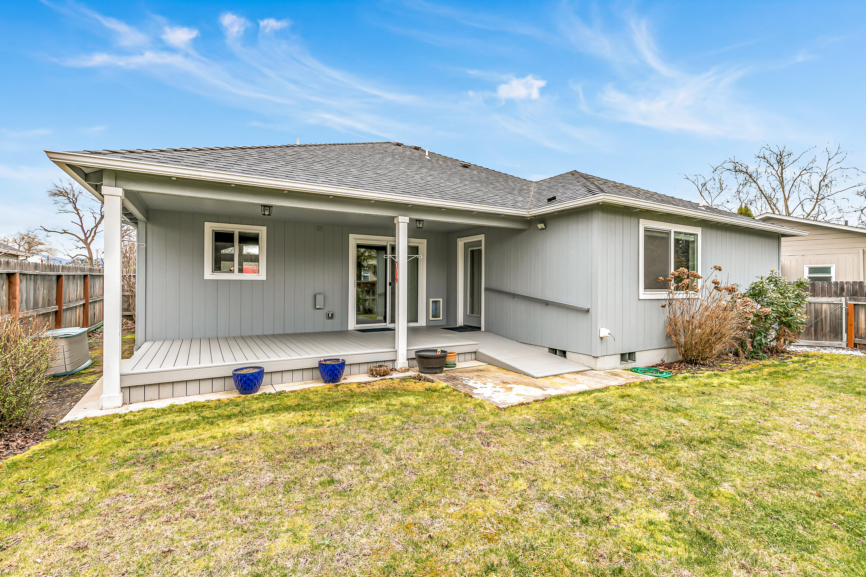 3288 Grant Road Central Point, OR 97502 - Photo 24 of 30 9R9A5894