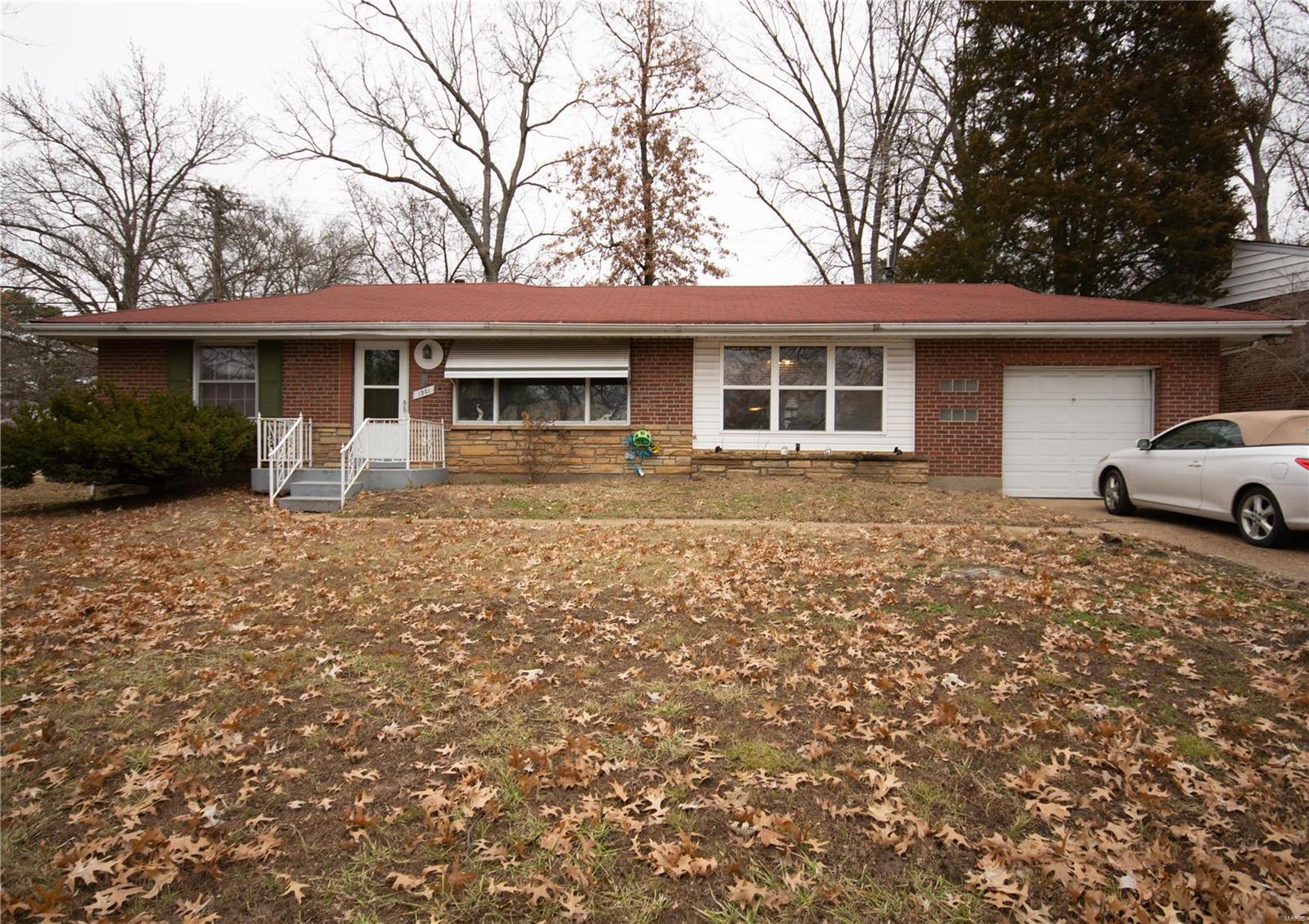 1231 Chambers Road St. Louis, MO 63137 - Photo 1 of 14