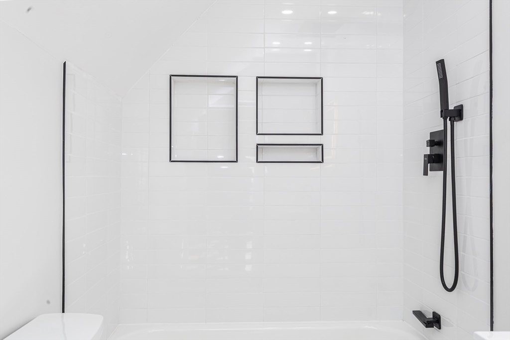 40 Devon Street, Unit 3 Boston, MA 02121 - Photo 11 of 23