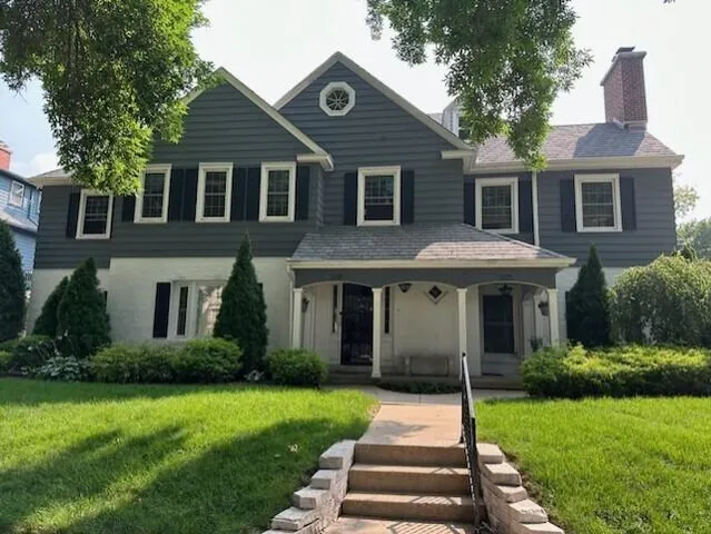 $3,200 | 2227 East Woodstock Place, Milwaukee, WI 53202