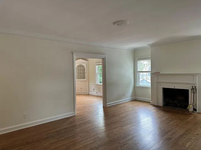 $3,200 | 2227 East Woodstock Place, Milwaukee, WI 53202