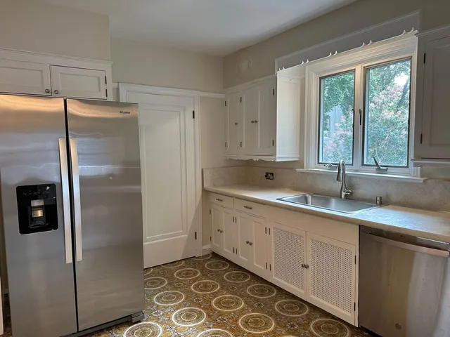 $3,200 | 2227 East Woodstock Place, Milwaukee, WI 53202