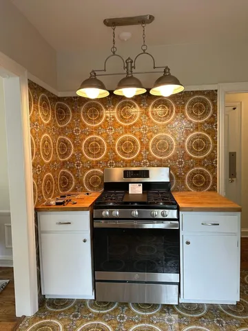 $3,200 | 2227 East Woodstock Place, Milwaukee, WI 53202