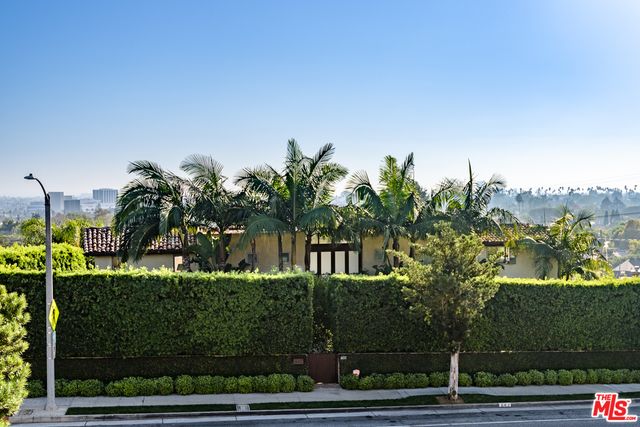 $5,392,000 | 844 Berkeley Street, Santa Monica, CA 90403